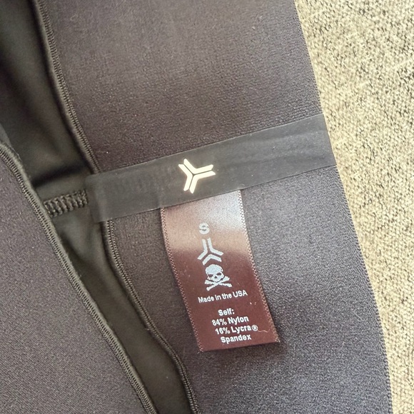 Ultracor feat Soul cycle Black Matte Flash Knockout Star Side Leggings  S NWT - Picture 4 of 6